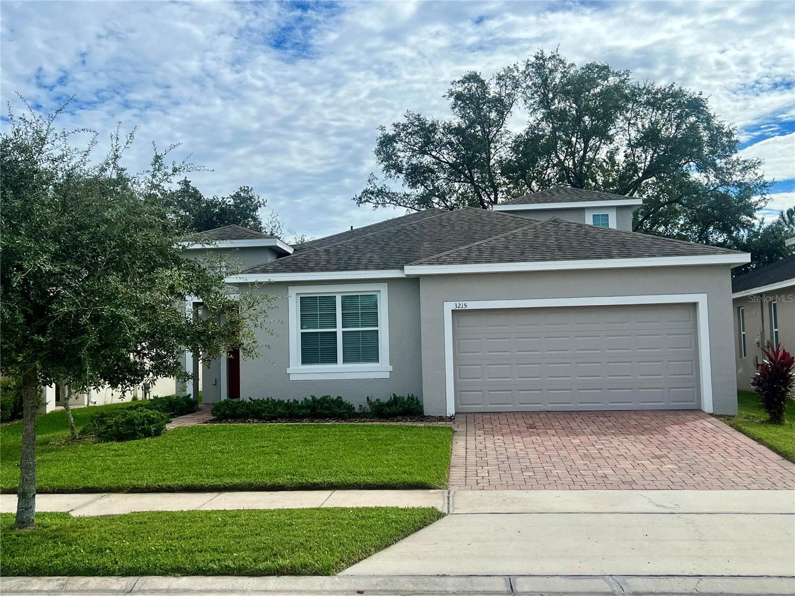 3215 STRATTON CIR