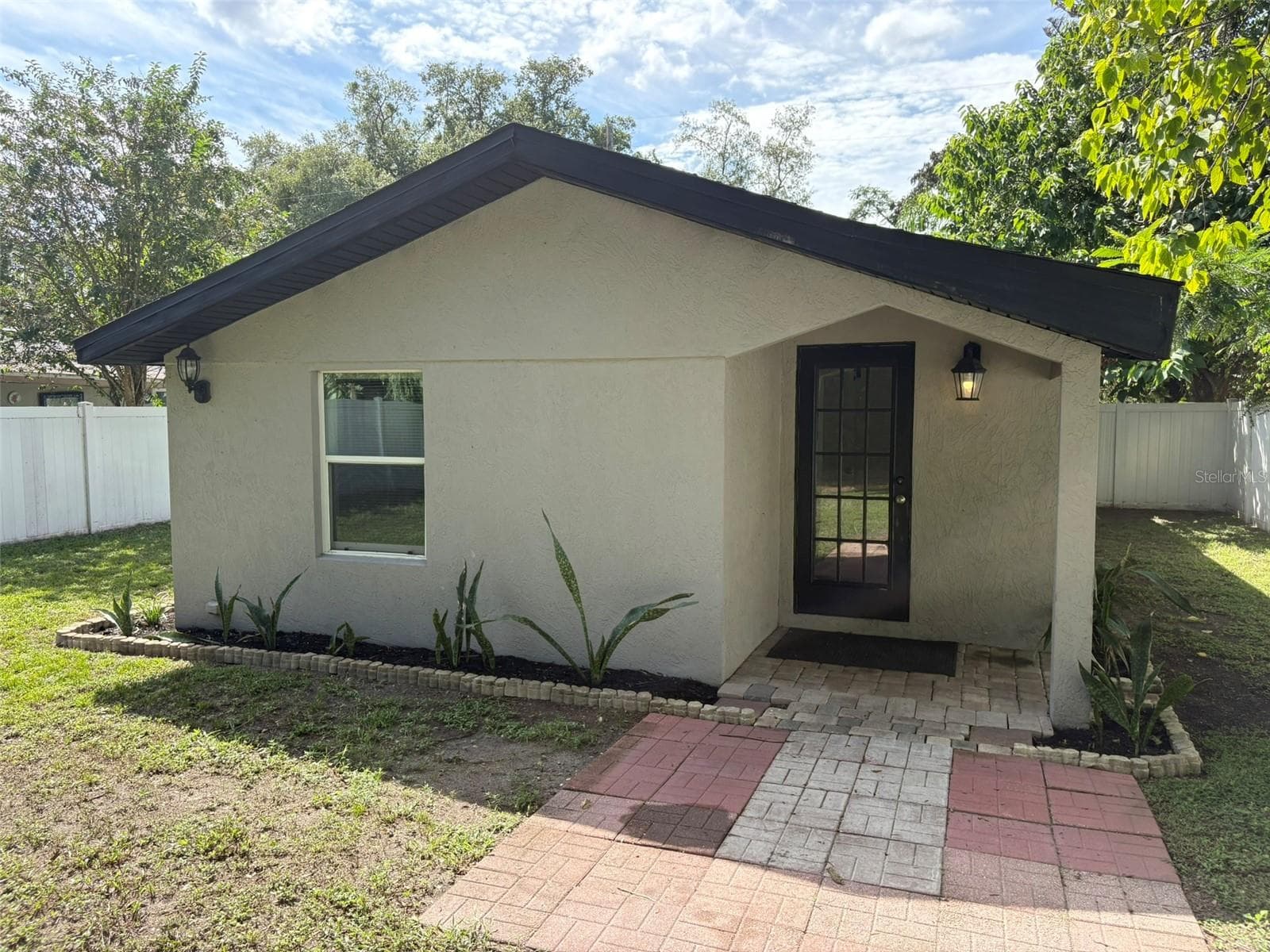 Single Family Residence at 2415 MAYER ST, ORLANDO, photo 4 of 51