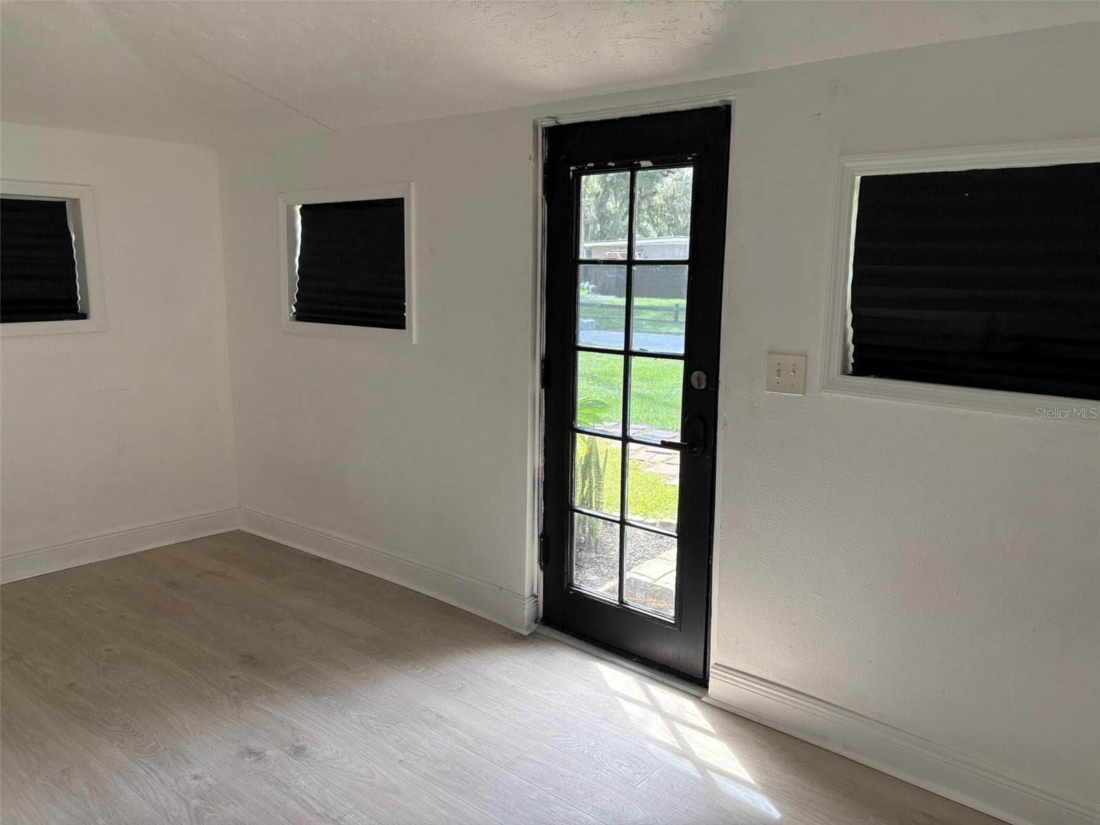 Single Family Residence at 2415 MAYER ST, ORLANDO, photo 12 of 51