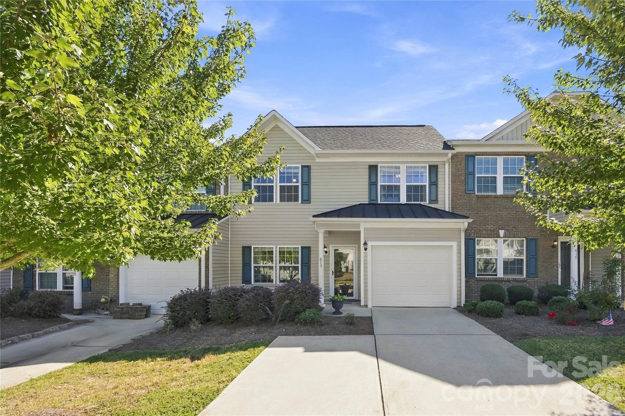 Townhouse at 615 School House Lane, Fort Mill, photo 5 of 34
