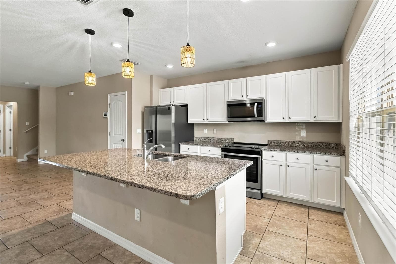 Townhouse at 10114 SALT POINT DR, WINTER GARDEN, photo 13 of 36