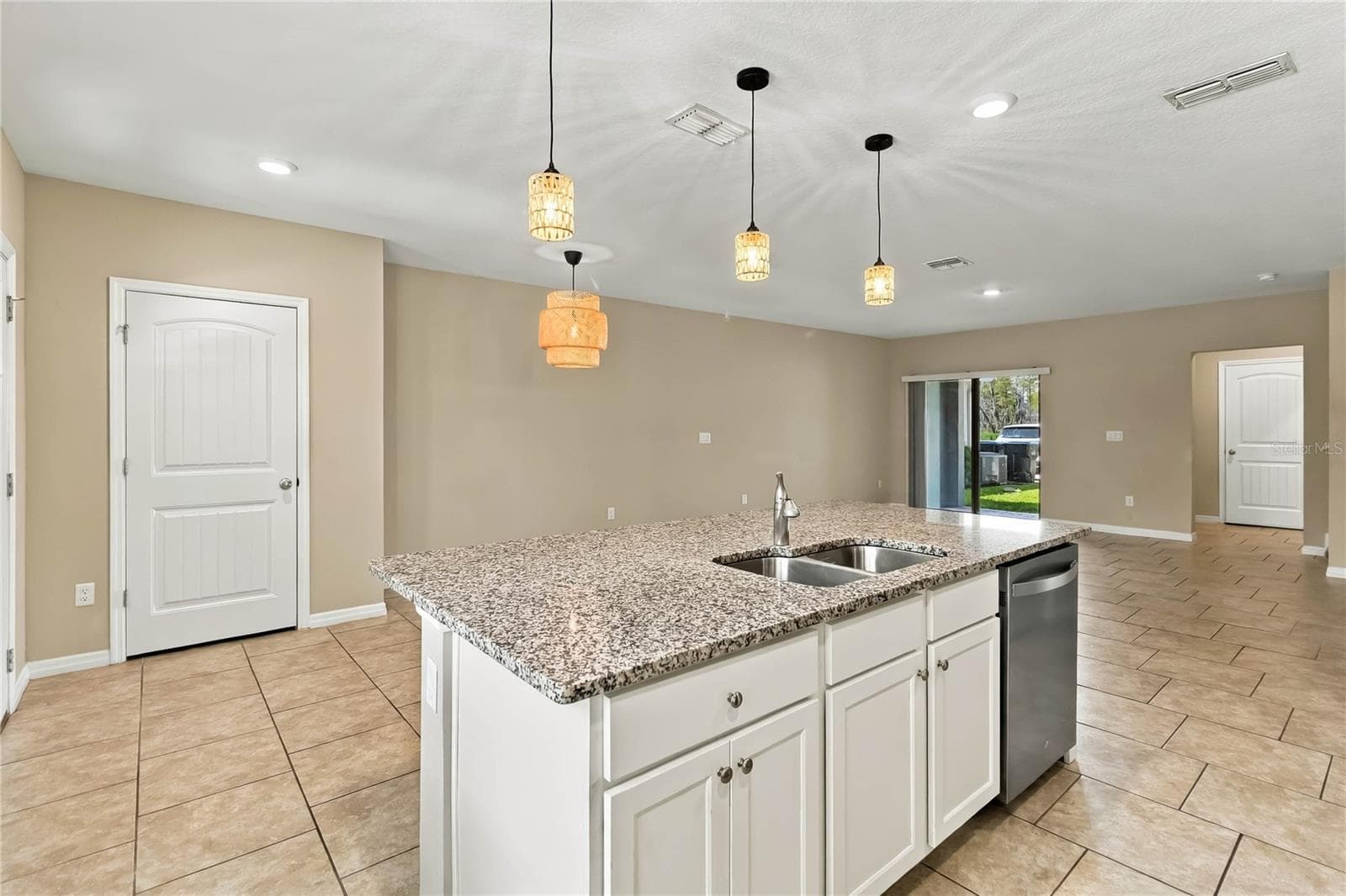 Townhouse at 10114 SALT POINT DR, WINTER GARDEN, photo 14 of 36