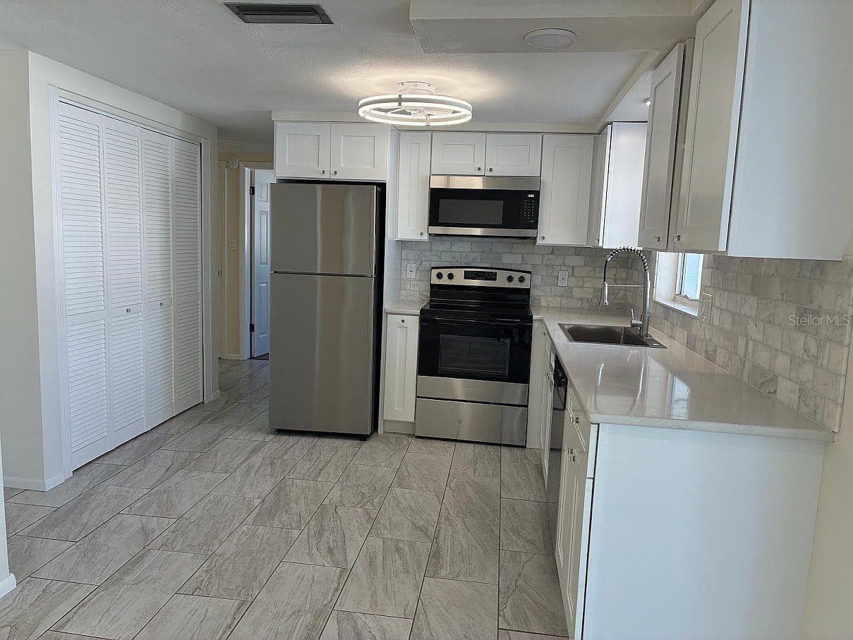 Single Family Residence at 6826 LINGO CT, NEW PORT RICHEY, photo 14 of 33
