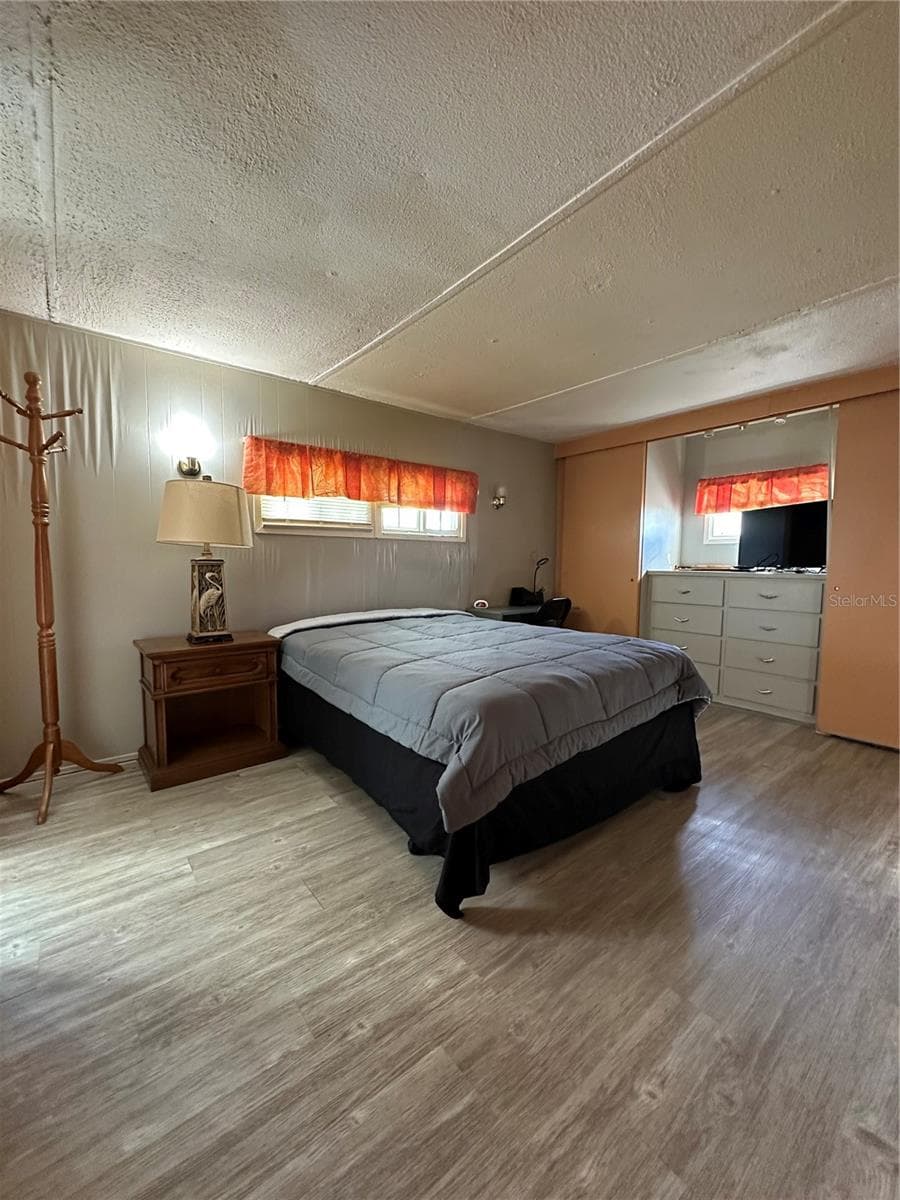 Mobile Home at 1784 MIDLOTHIAN ST, SARASOTA, photo 9 of 70