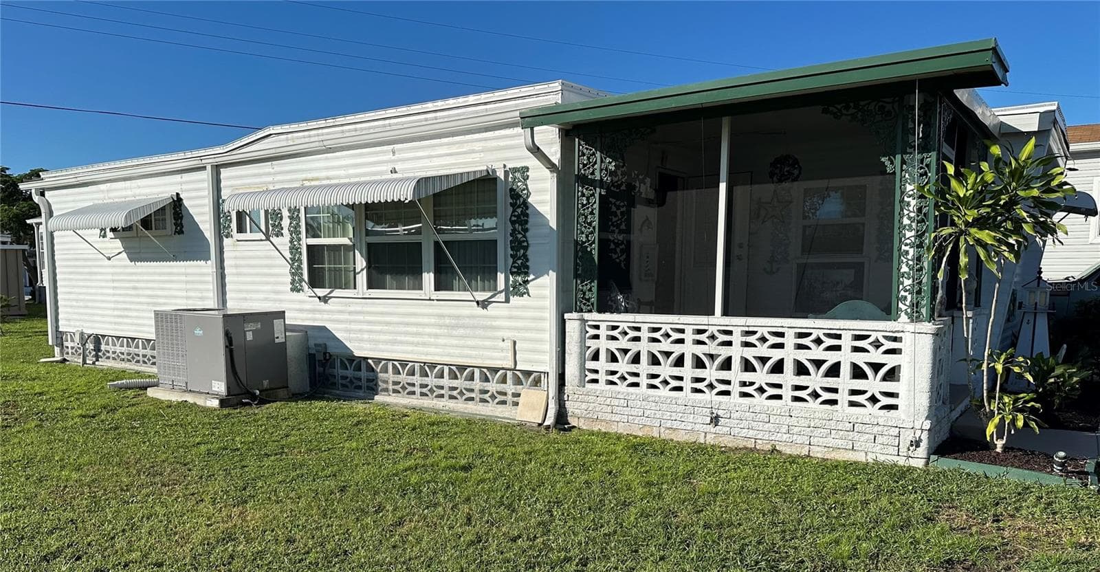 Mobile Home at 1784 MIDLOTHIAN ST, SARASOTA, photo 17 of 70