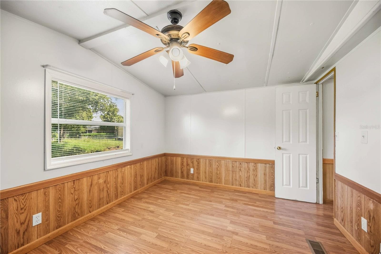 Manufactured Home at 6619 ORANGE BLOSSOM LN, PUNTA GORDA, photo 24 of 46