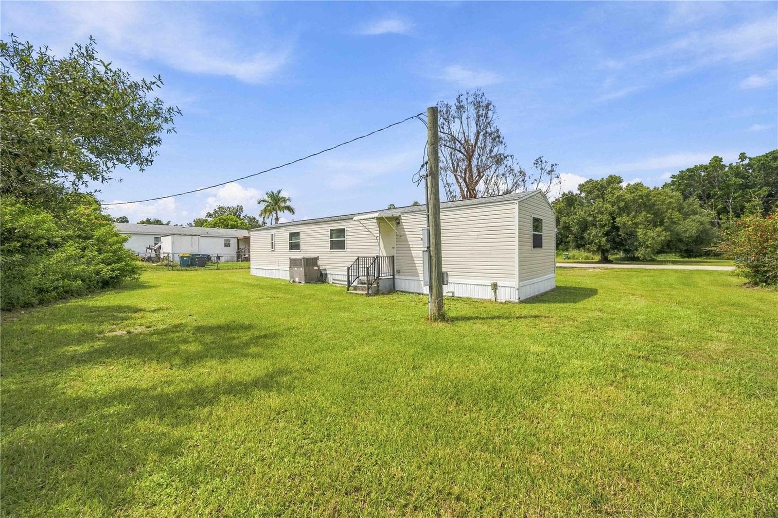 Manufactured Home at 6619 ORANGE BLOSSOM LN, PUNTA GORDA, photo 33 of 46