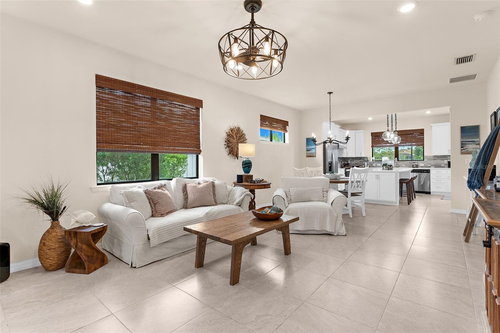 Single Family Residence at 13554 NOBILIO ST, VENICE, photo 9 of 82