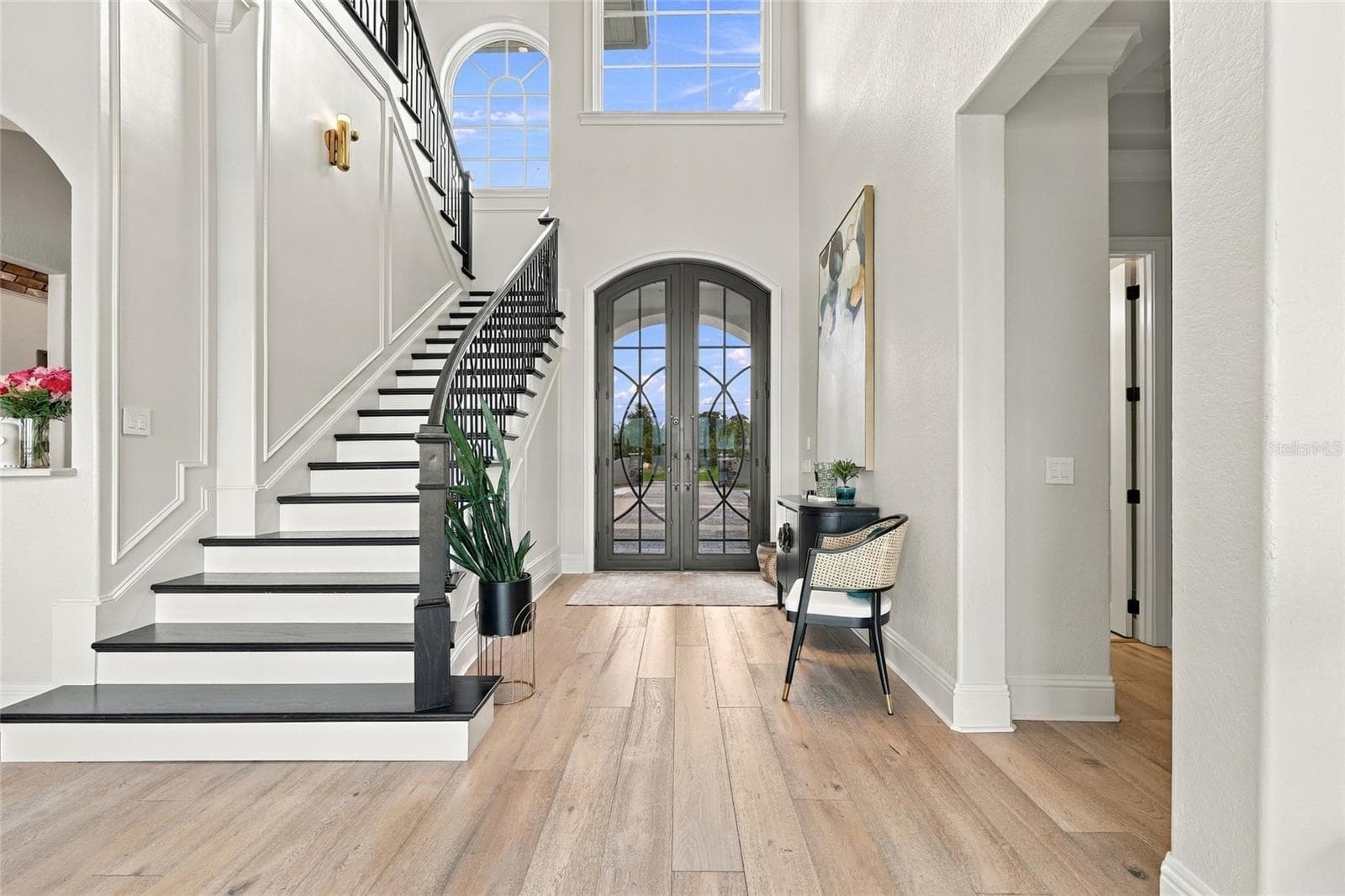 FRONT ENTRY W/26 FOOT CEILINGS - 9602 MAYWOOD DR, WINDERMERE