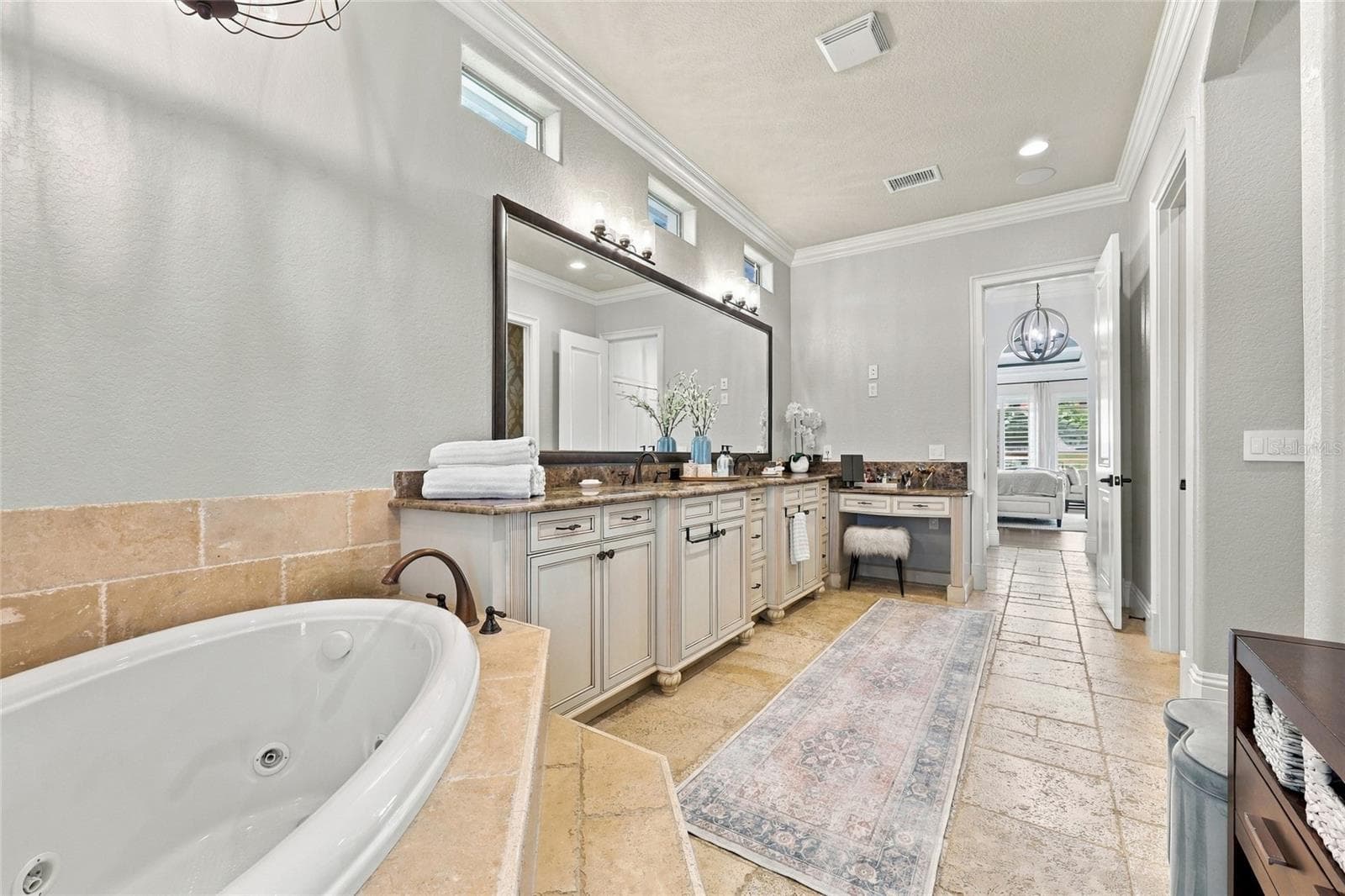 PRIMARY SOAKING TUB - 9602 MAYWOOD DR, WINDERMERE