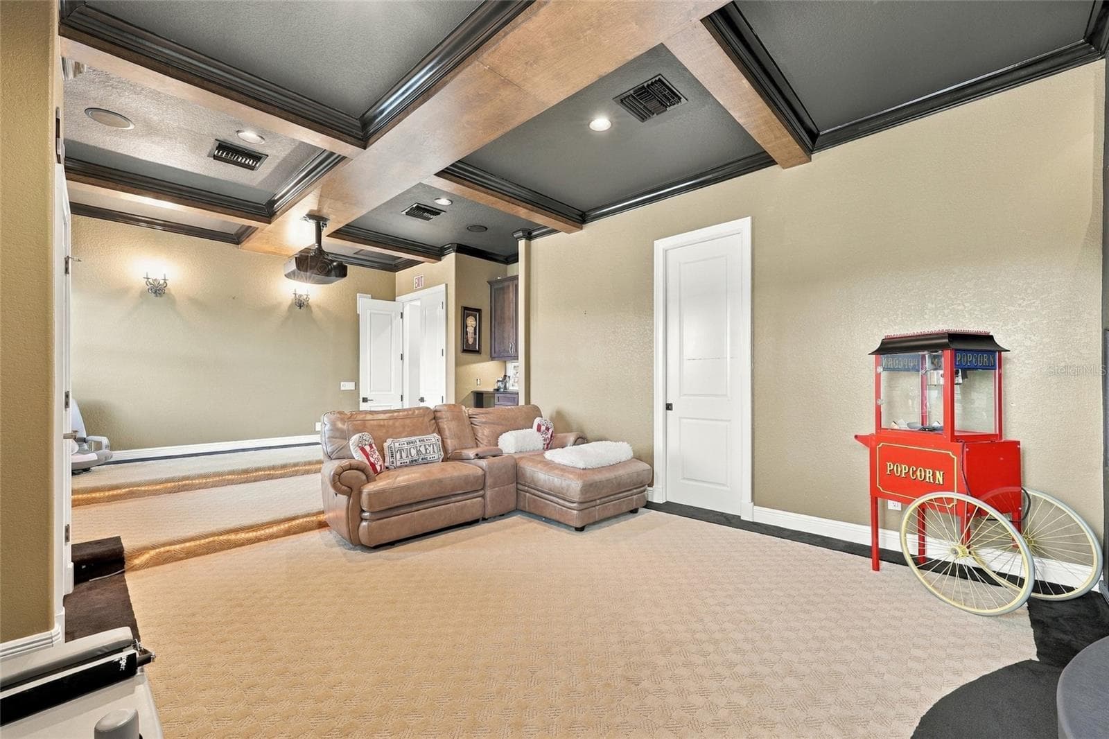 MOVIE THEATRE - 9602 MAYWOOD DR, WINDERMERE