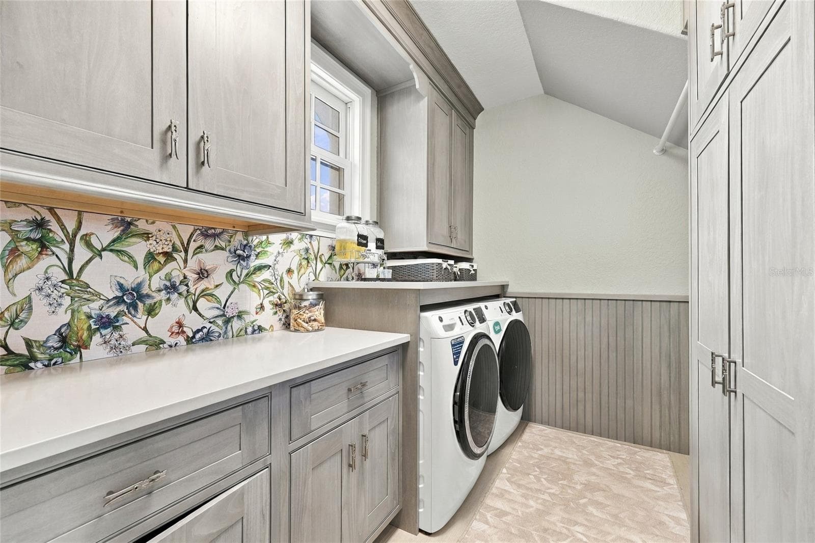 1ST FLOOR LAUNDRY ROOM - 9602 MAYWOOD DR, WINDERMERE