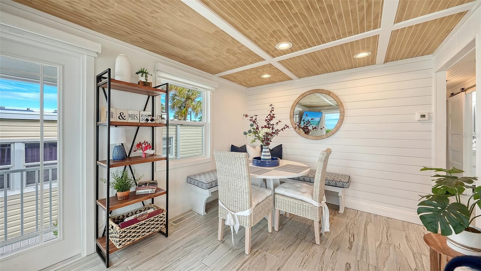 Dining area and entrance area. - 3710 GULF OF MEXICO DR #A3, LONGBOAT KEY
