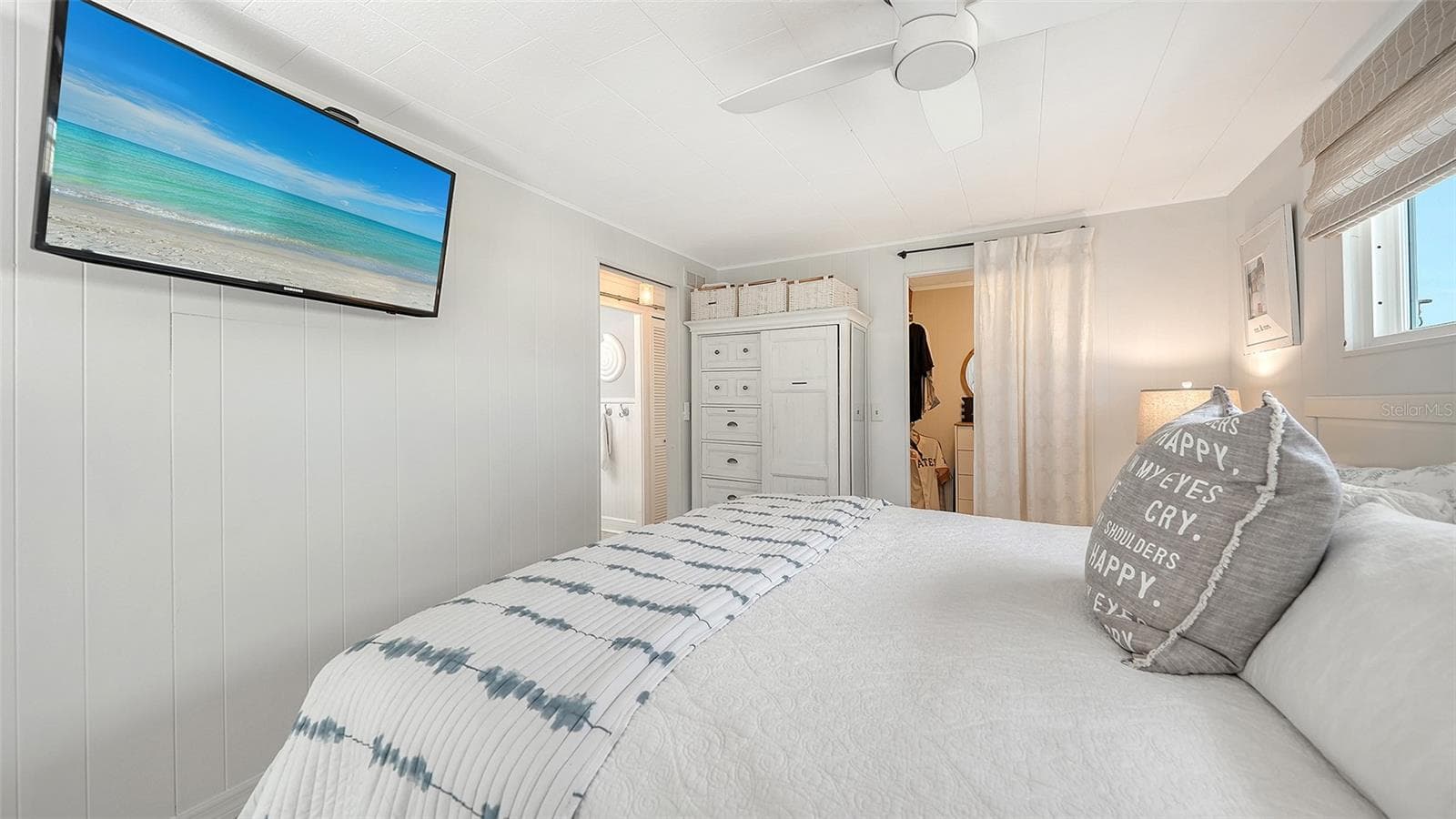 Owner's bedroom w/walkin closet - 3710 GULF OF MEXICO DR #A3, LONGBOAT KEY