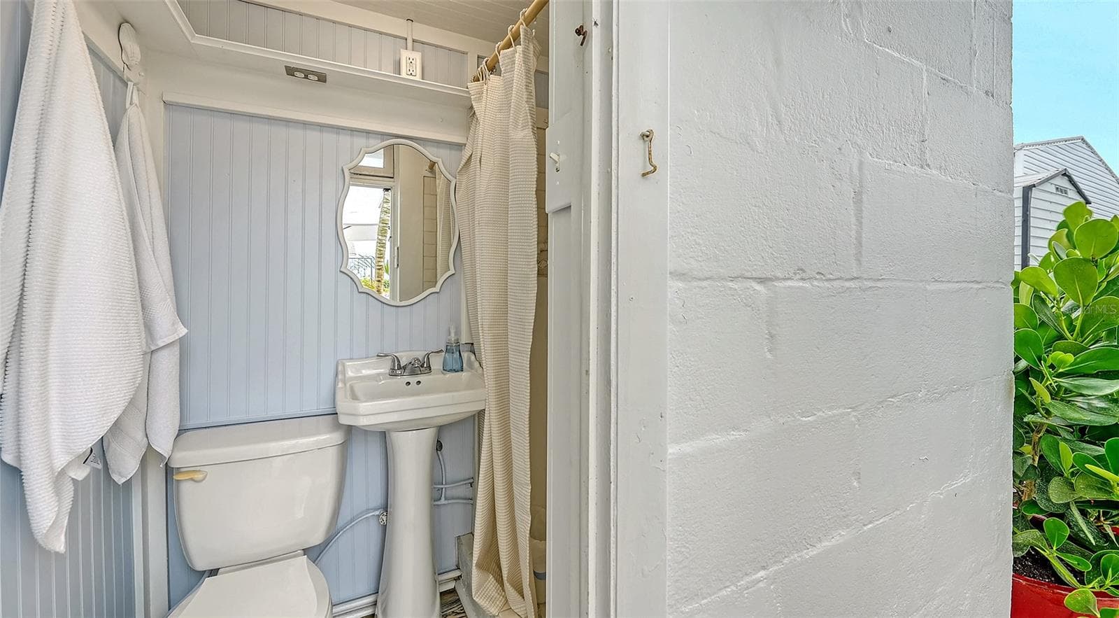 Second bathroom/Outdoor bathhouse - 3710 GULF OF MEXICO DR #A3, LONGBOAT KEY