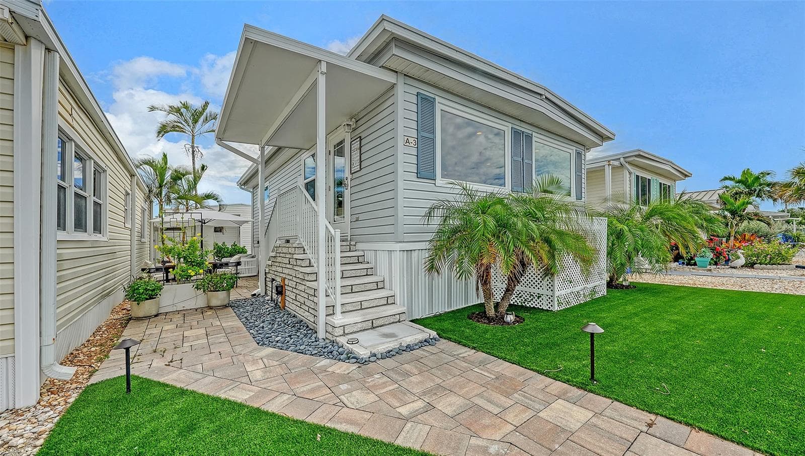 Outdoor patio to the left - 3710 GULF OF MEXICO DR #A3, LONGBOAT KEY