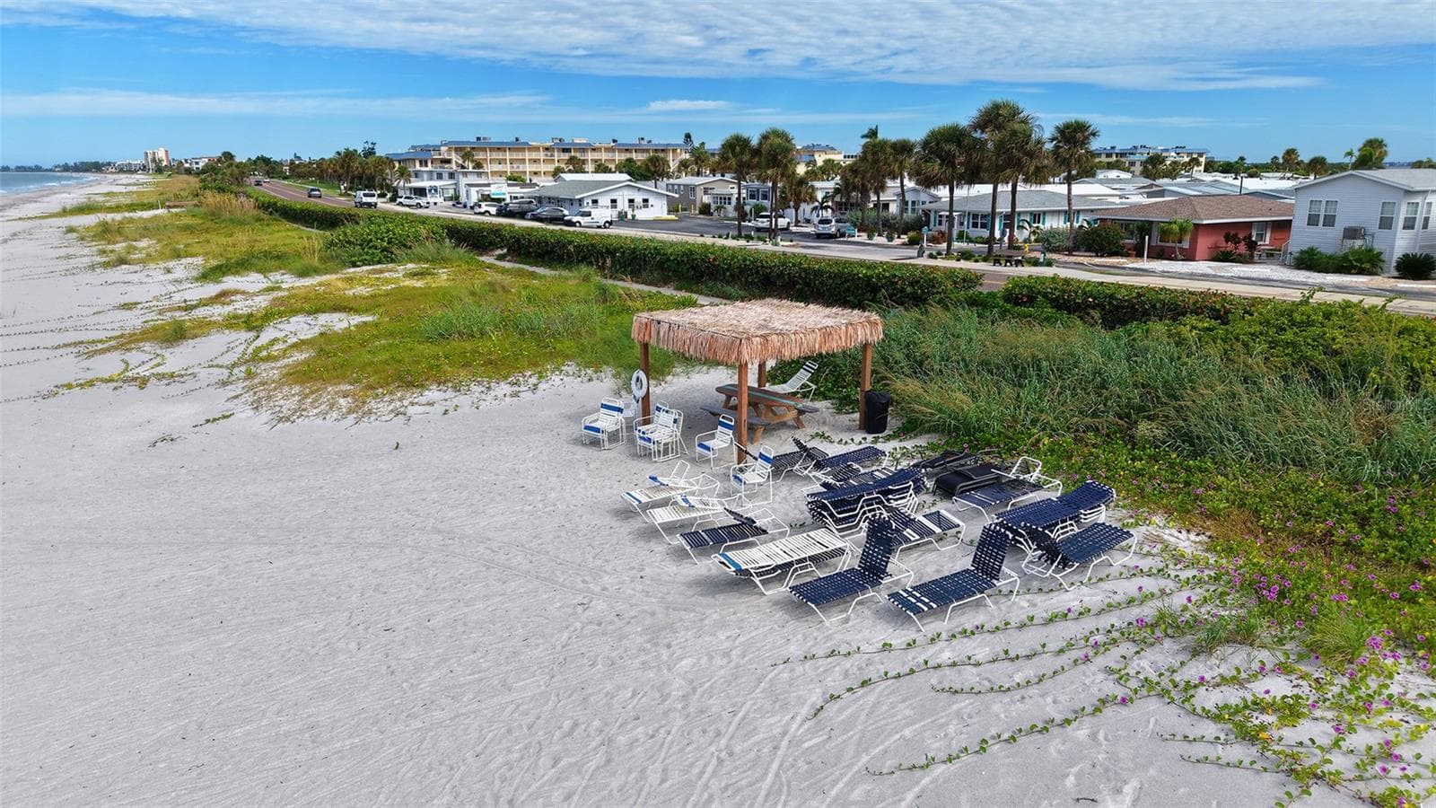 Tiki hut and deeded beach access - 3710 GULF OF MEXICO DR #A3, LONGBOAT KEY
