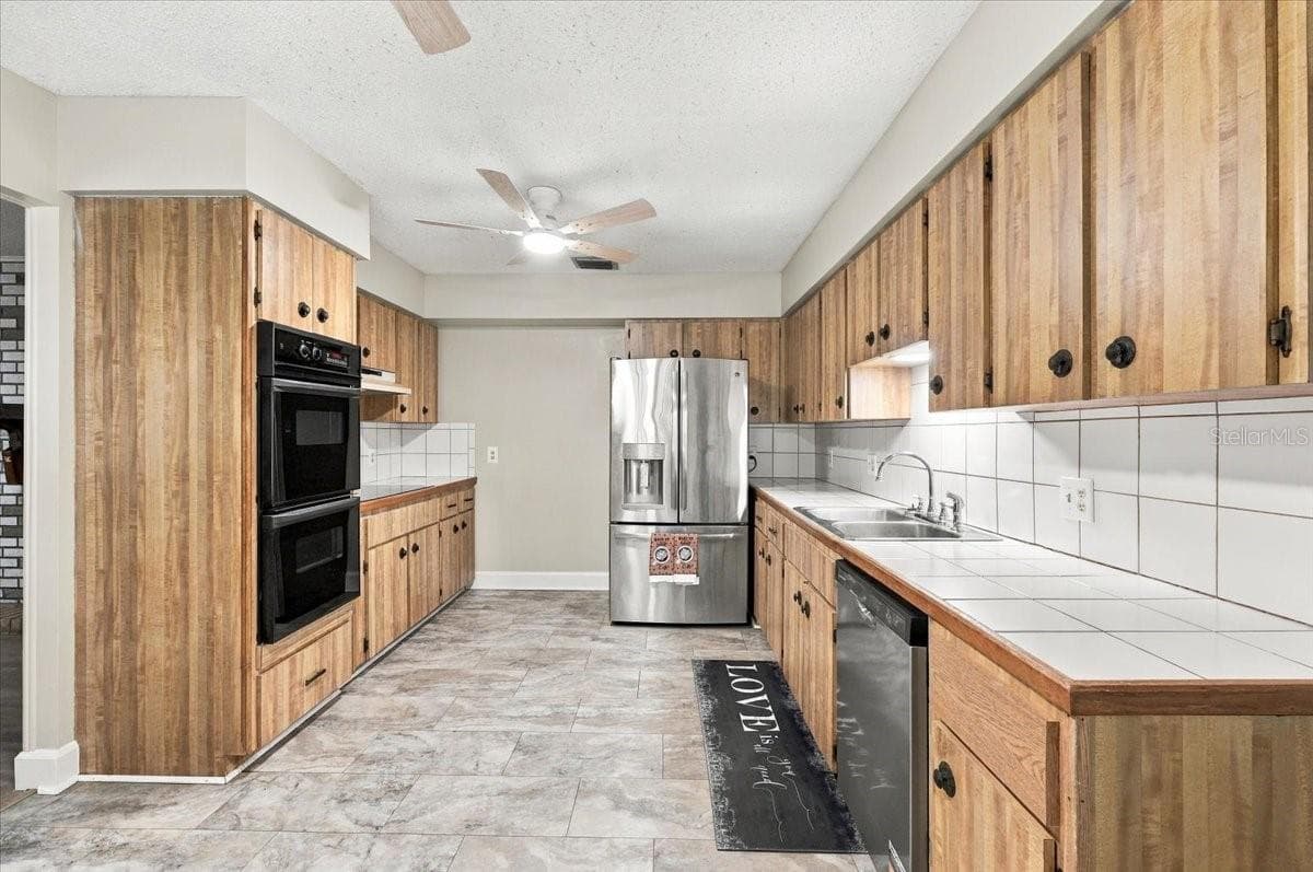 Main House Kitchen - 2925 MCGEE RD, PLANT CITY