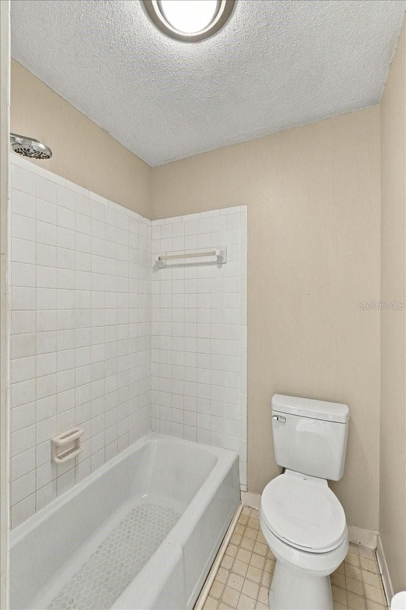 Guest Bathroom - 2925 MCGEE RD, PLANT CITY