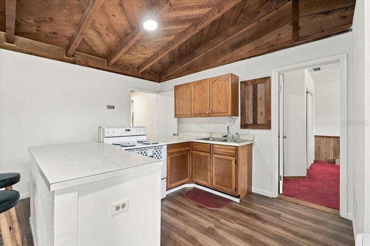 In-Law Apartment Kitchen - 2925 MCGEE RD, PLANT CITY