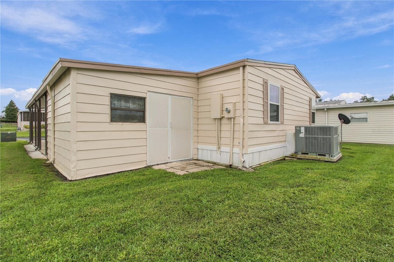 Manufactured Home at 3411 JUDITH DR, ELLENTON, photo 6 of 40