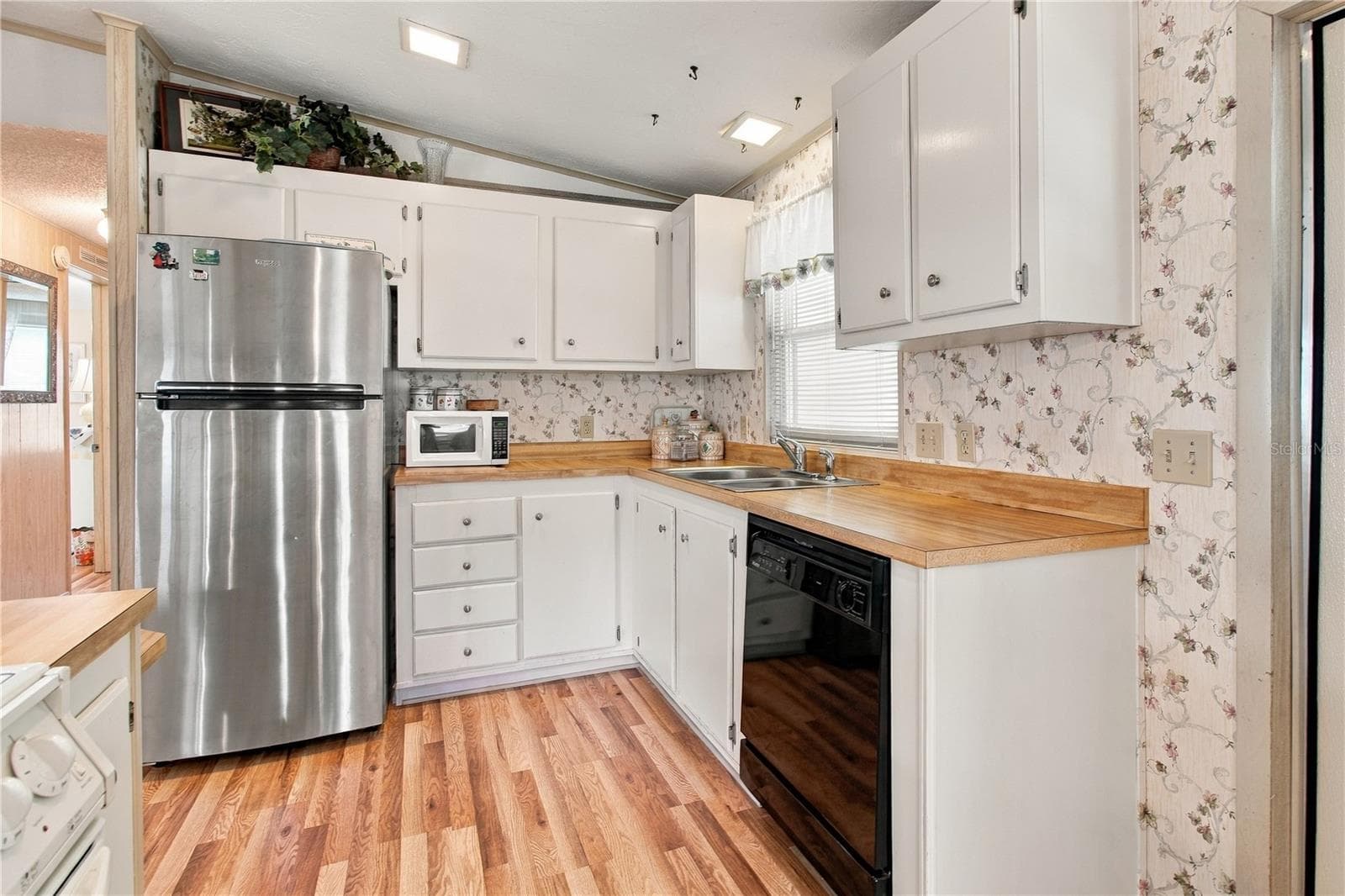 Manufactured Home at 3411 JUDITH DR, ELLENTON, photo 10 of 40