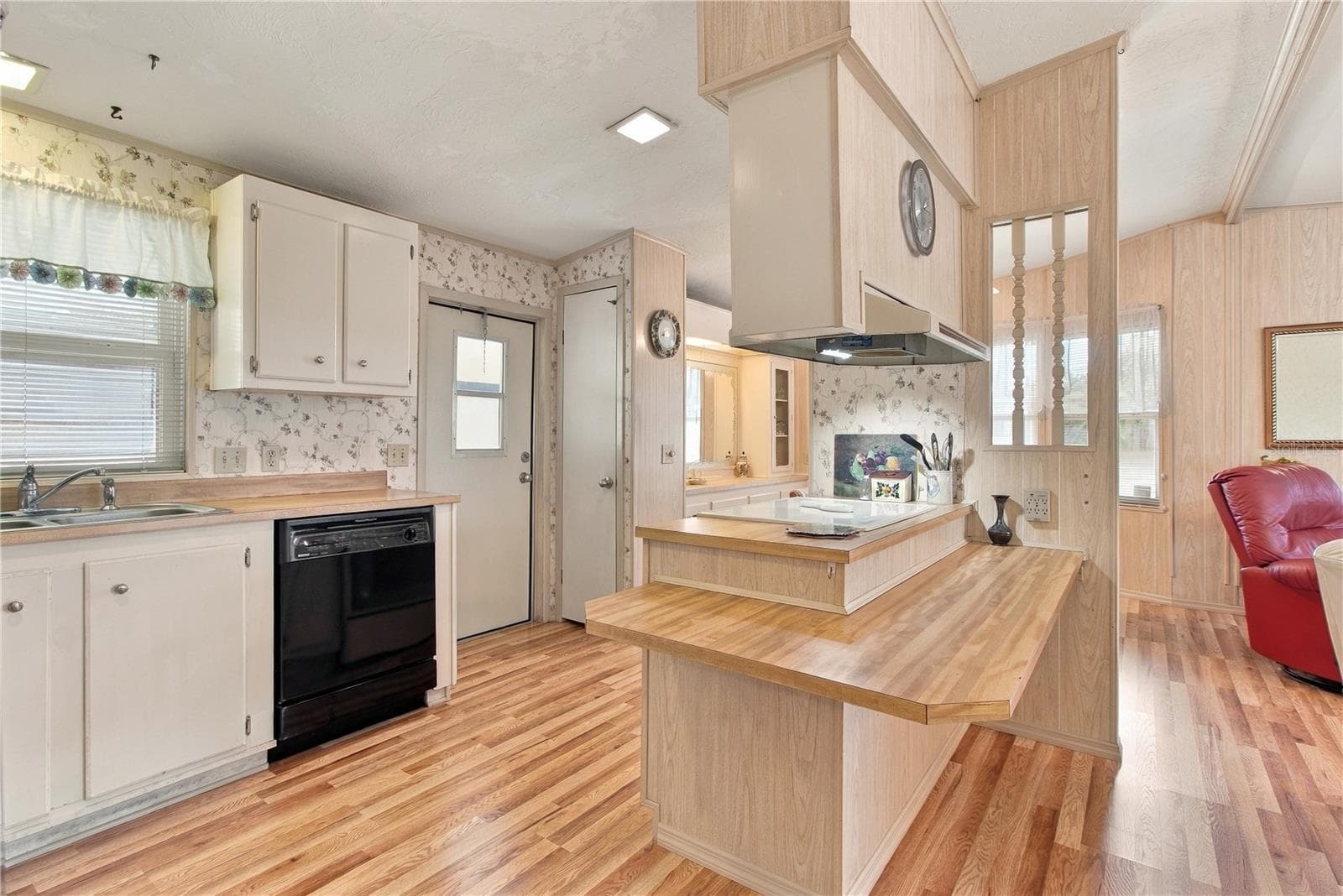 Manufactured Home at 3411 JUDITH DR, ELLENTON, photo 11 of 40