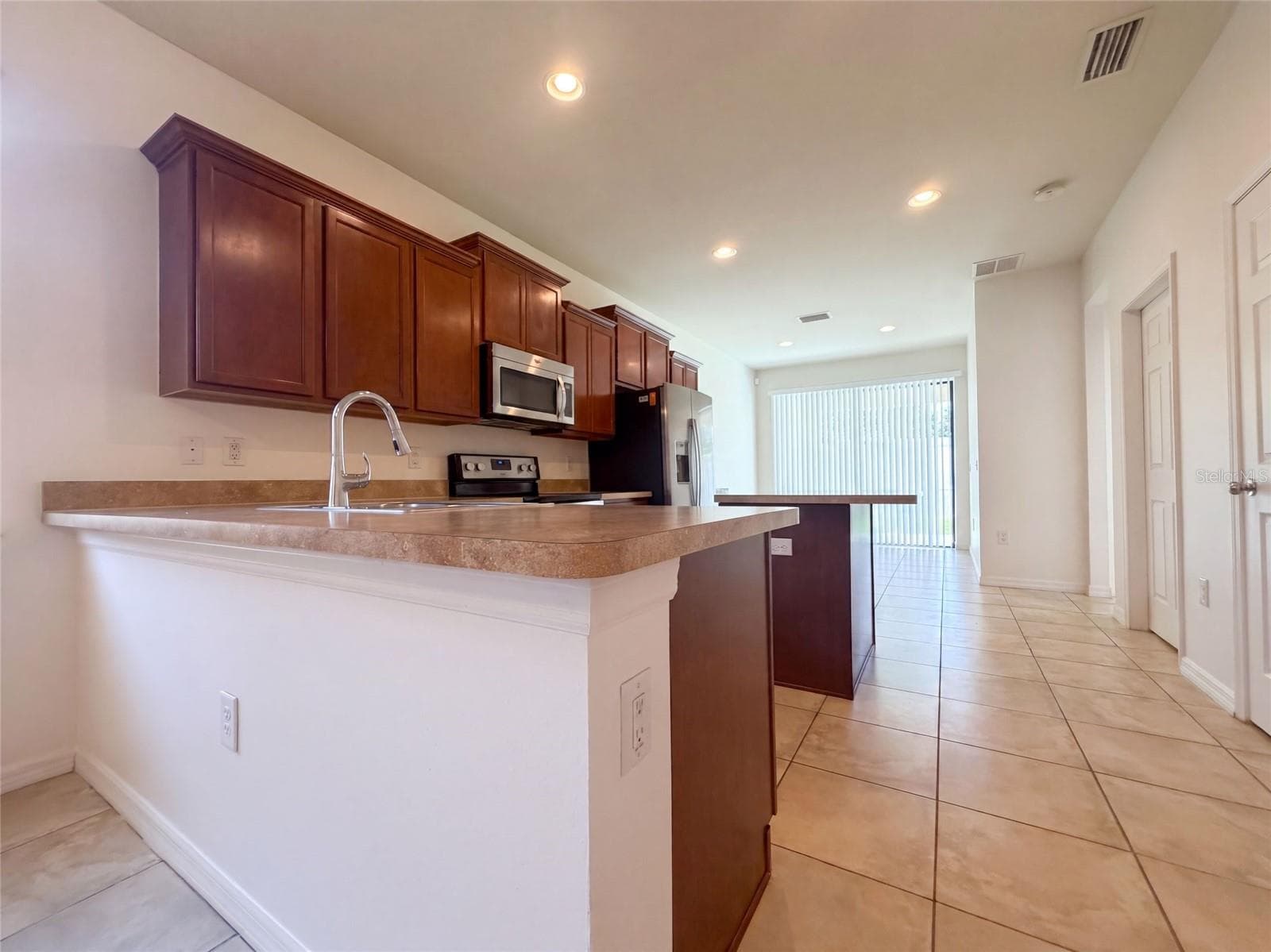 Single Family Residence at 6308 MAGNOLIA PARK BLVD, RIVERVIEW, photo 2 of 18