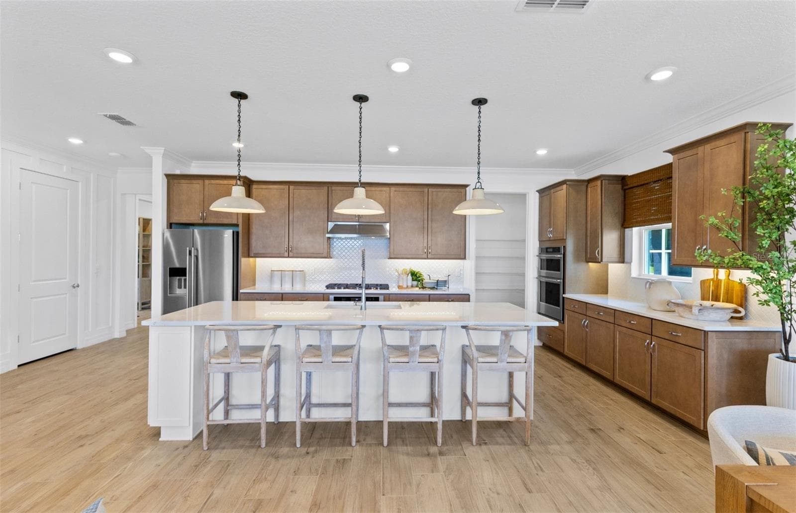 Model Home Design Only. Pictures and furnishings are for illustrative purposes only. Elevations, colors and options may vary. Furniture is for model home staging only. - 2579 CLEAR NIGHT AVENUE, KISSIMMEE