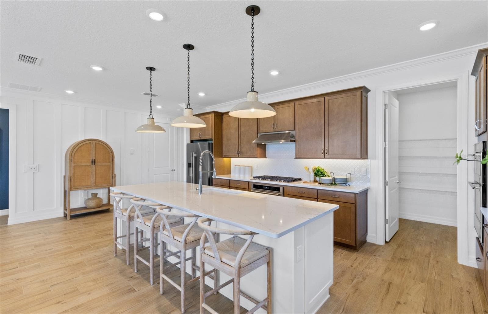 Model Home Design Only. Pictures and furnishings are for illustrative purposes only. Elevations, colors and options may vary. Furniture is for model home staging only. - 2579 CLEAR NIGHT AVENUE, KISSIMMEE