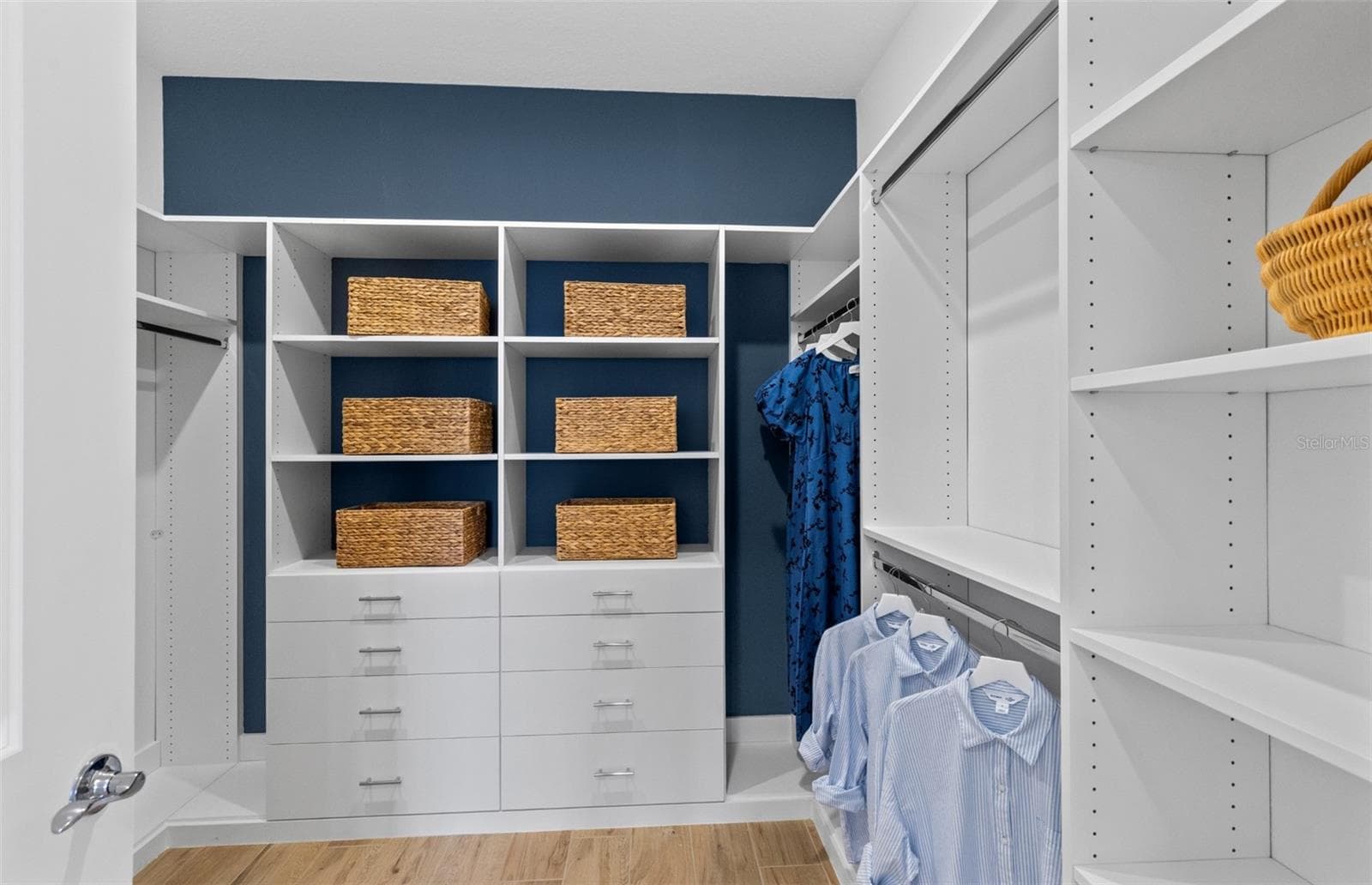 Model Home Design Only. Pictures and furnishings are for illustrative purposes only. Elevations, colors and options may vary. Furniture is for model home staging only. - 2579 CLEAR NIGHT AVENUE, KISSIMMEE
