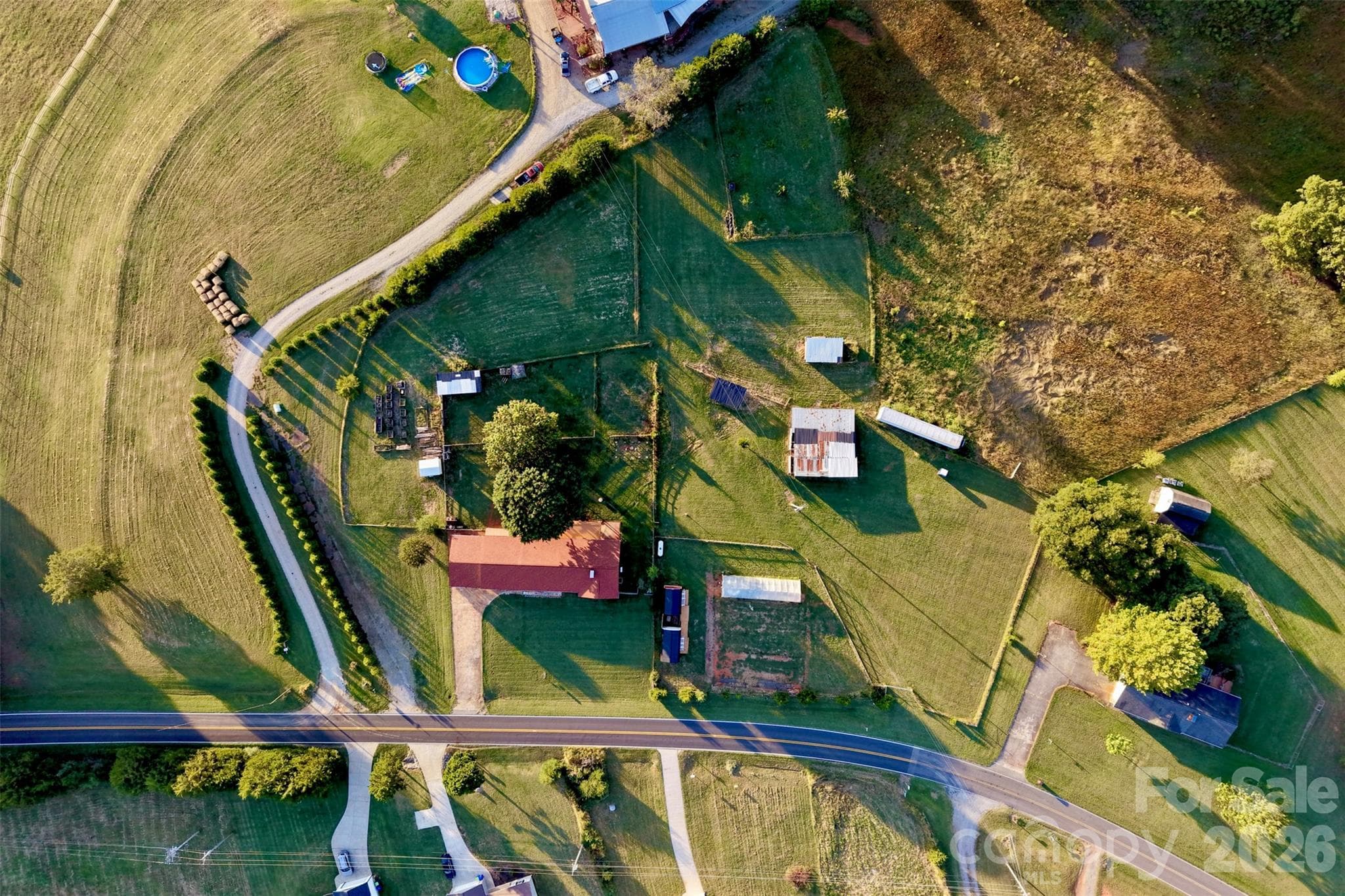 Lincoln Industrial Park 10 minutes....location, location, location....convenient yet private - 3881 Summerow Road, Maiden