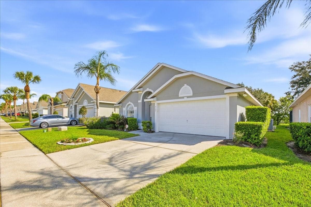 Single Family Residence at 2127 MORNING STAR DR, CLERMONT, photo 4 of 41