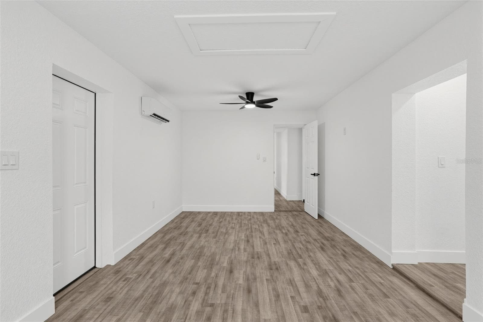 Single Family Residence at 4050 26TH ST N, ST PETERSBURG, photo 4 of 33