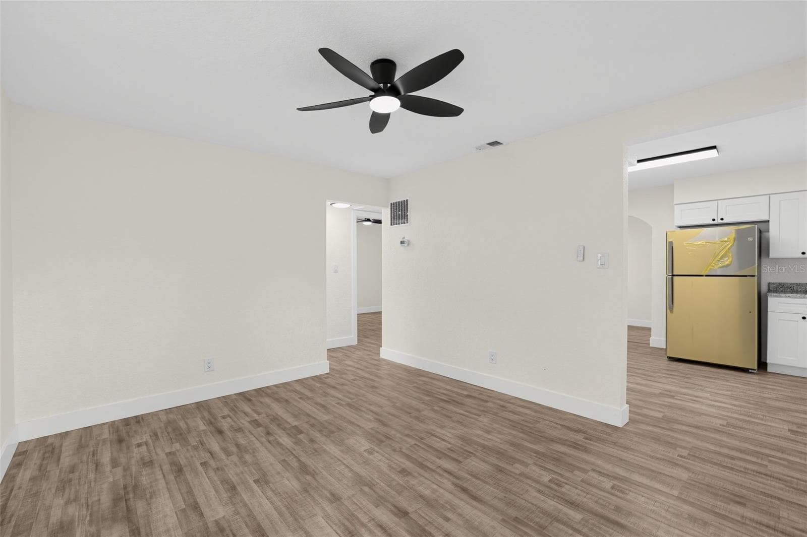Single Family Residence at 4050 26TH ST N, ST PETERSBURG, photo 11 of 33