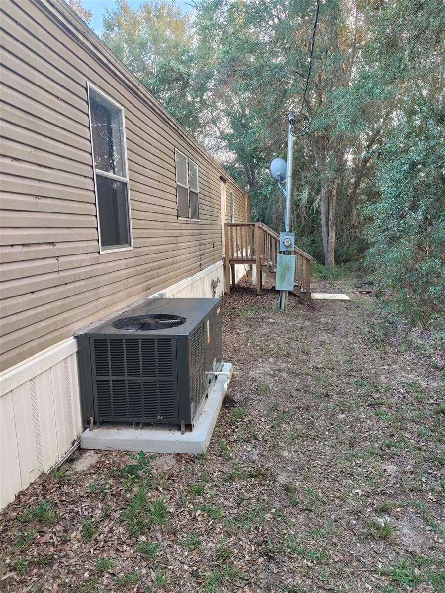 Manufactured Home at 12330 NE 77TH CT, BRONSON, photo 37 of 51