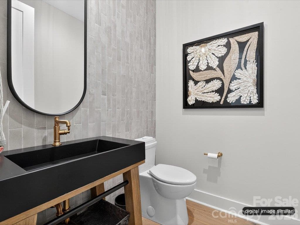 Downstairs Powder Bath - 305 Weddington Grove Lane, Weddington