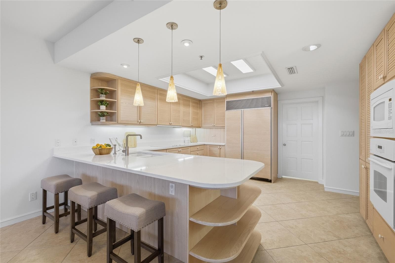 Condominium at 2550 HARBOURSIDE DR #333, LONGBOAT KEY, photo 14 of 44