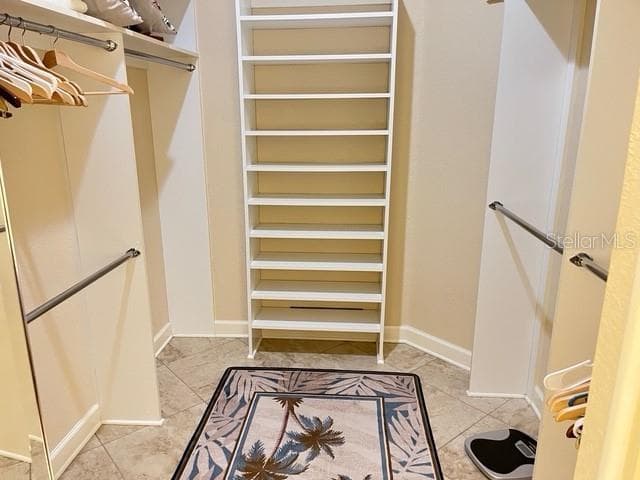 LG PRIMARY CLOSET - 6905 STONE RIVER, BRADENTON