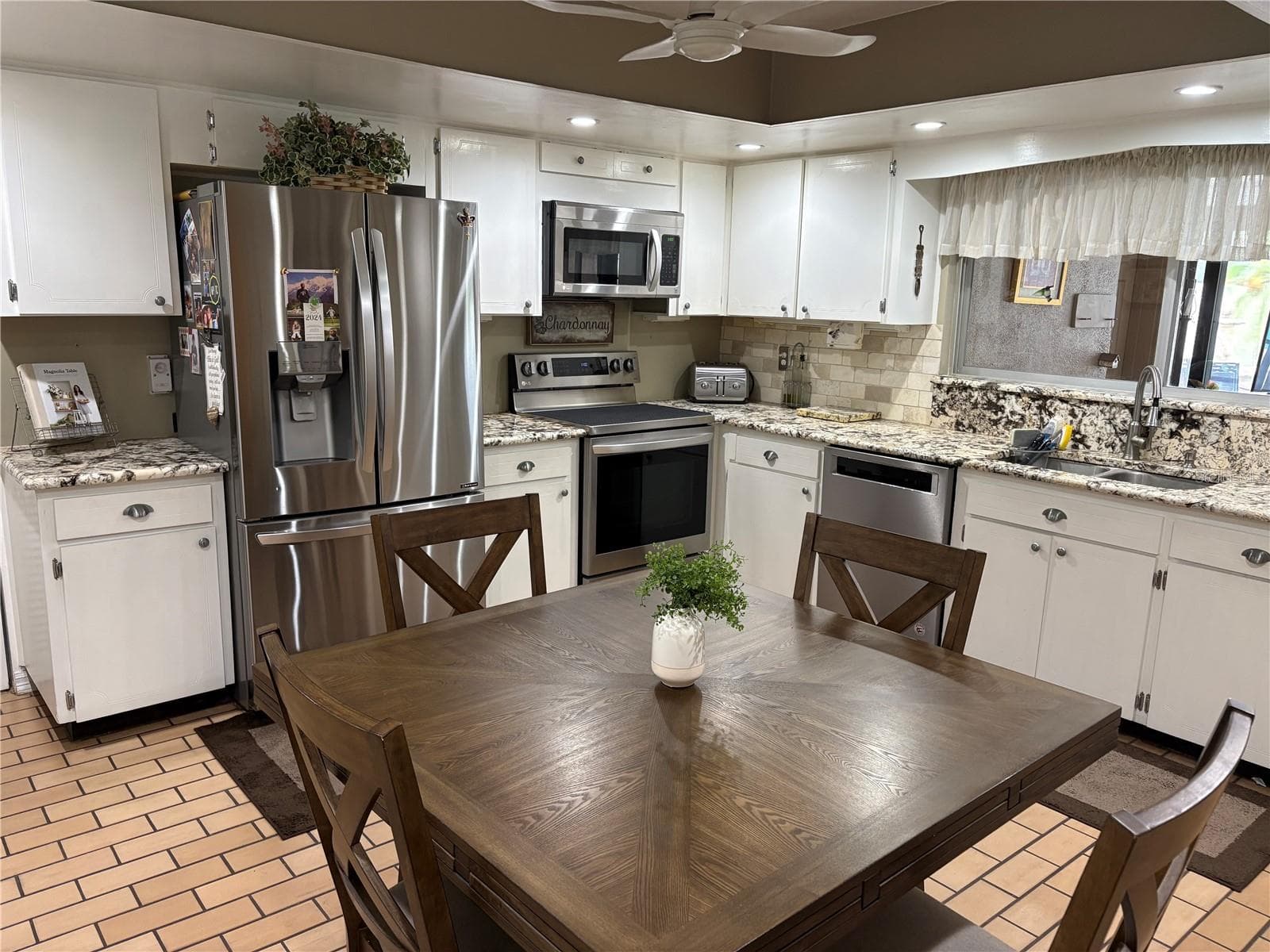 Single Family Residence at 130 SPRINGWOOD TRL, ALTAMONTE SPRINGS, photo 7 of 38