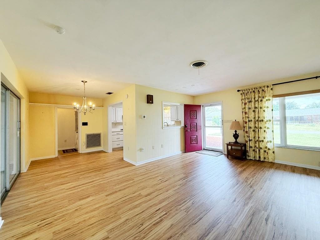 Living Room Photo #1 - 1841 5TH ST SE, WINTER HAVEN