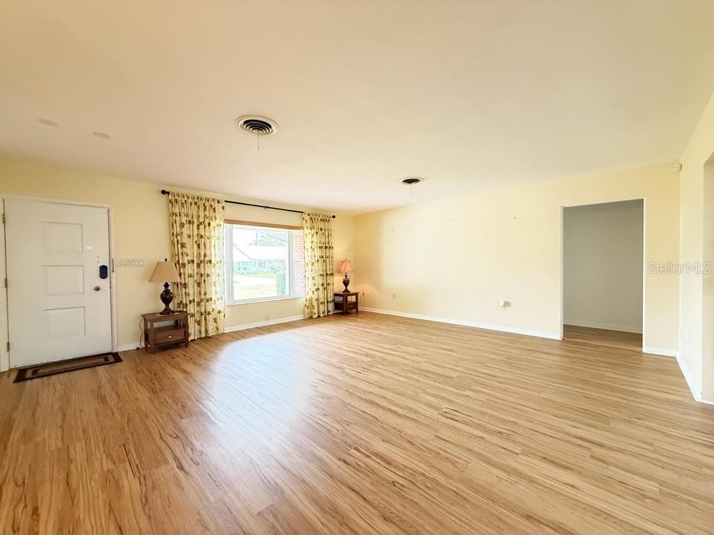 Living Room Photo #2 - 1841 5TH ST SE, WINTER HAVEN