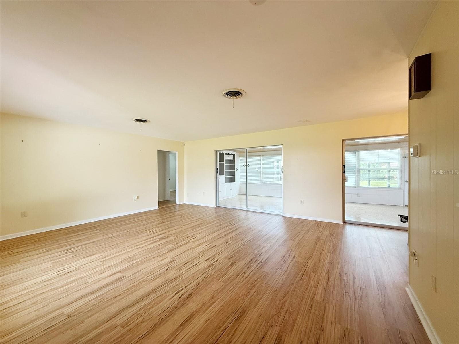 Living Room Photo #4 - 1841 5TH ST SE, WINTER HAVEN