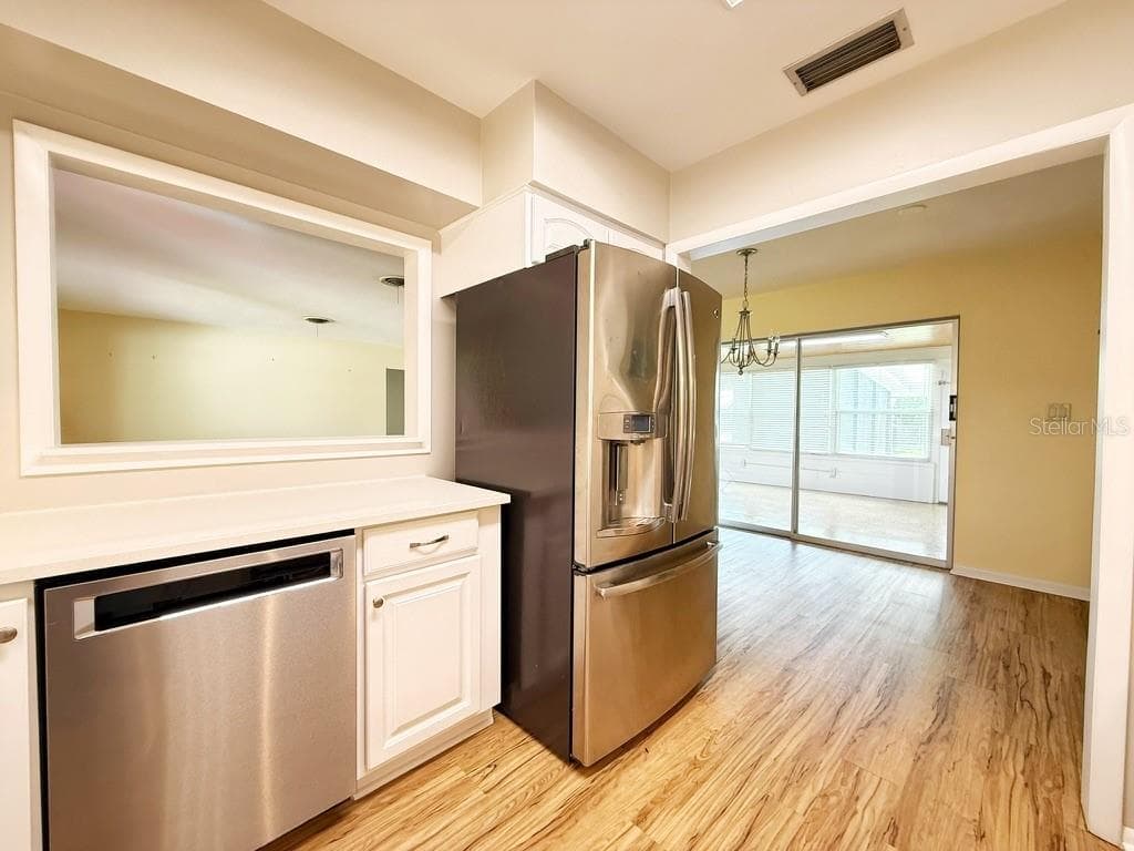 Kitchen Photo #1 - 1841 5TH ST SE, WINTER HAVEN
