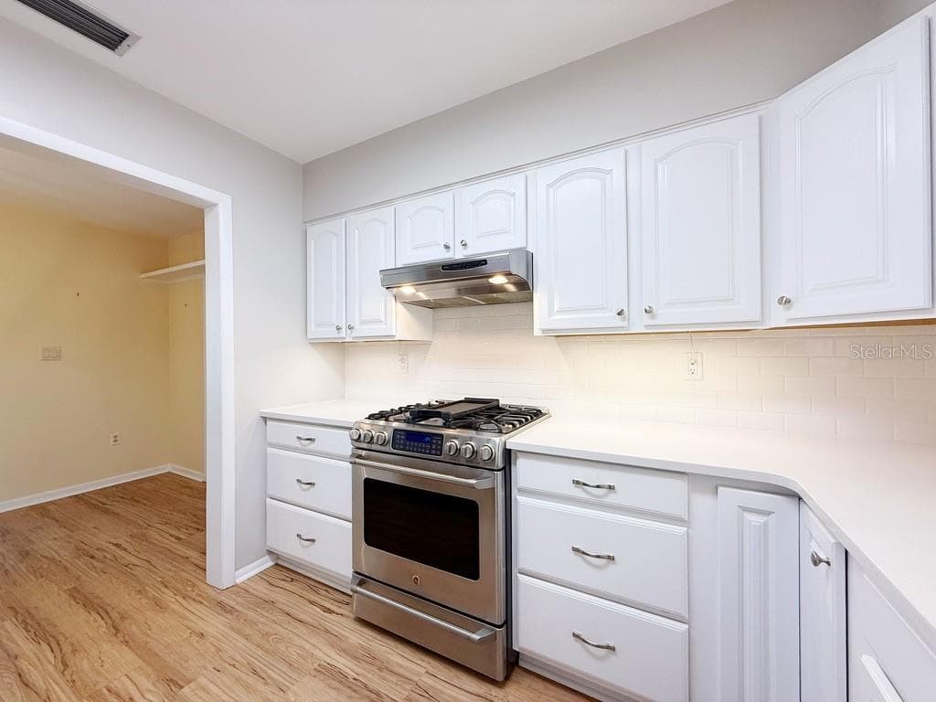 Kitchen Photo #2 - 1841 5TH ST SE, WINTER HAVEN