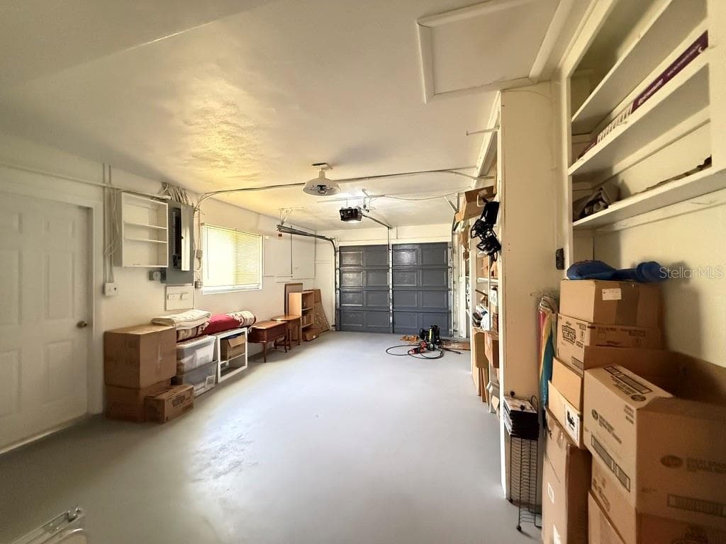 Garage Photo #1 - 1841 5TH ST SE, WINTER HAVEN