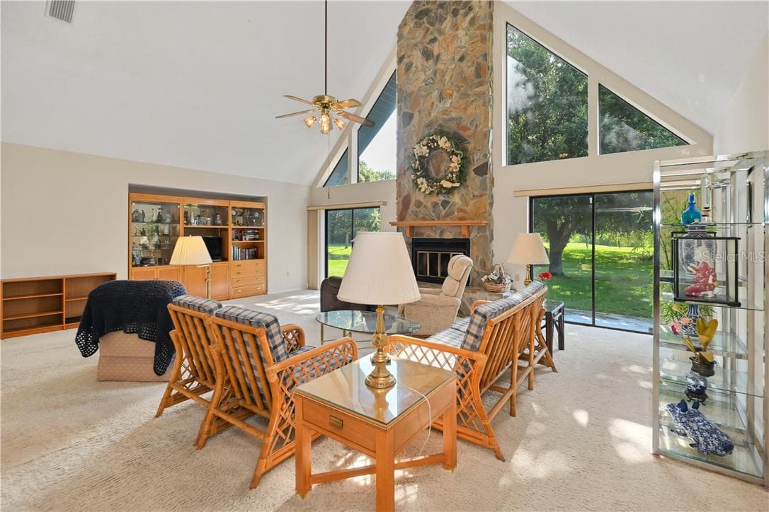 Single Family Residence at 821 N Golf Course DR, CRYSTALRIVER FL 34429, Crystal River, photo 4 of 31