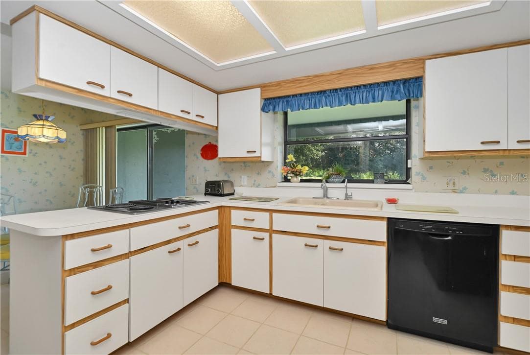Single Family Residence at 821 N Golf Course DR, CRYSTALRIVER FL 34429, Crystal River, photo 15 of 31