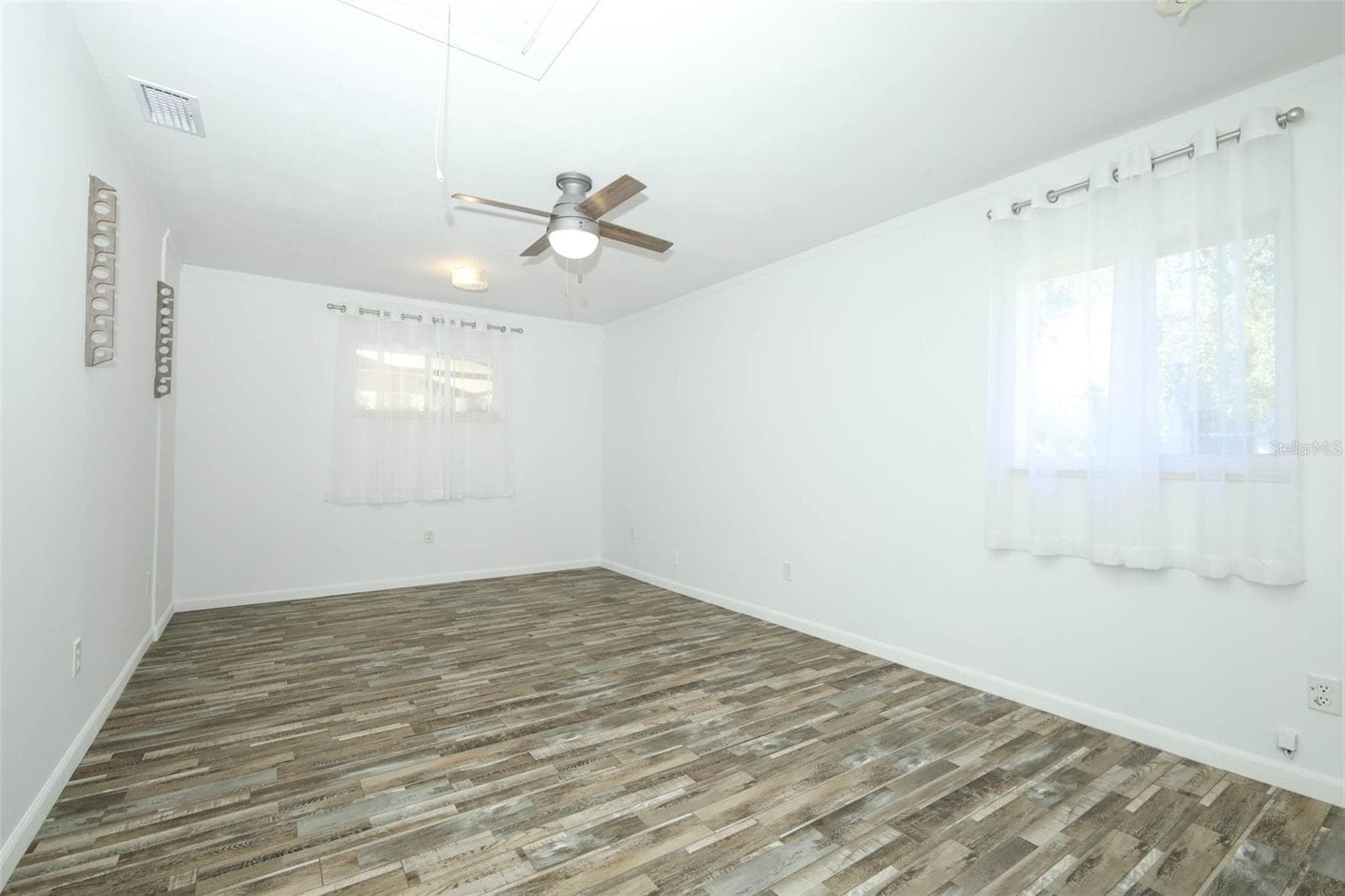 Single Family Residence at 60 PARK LN, DEBARY, photo 6 of 59