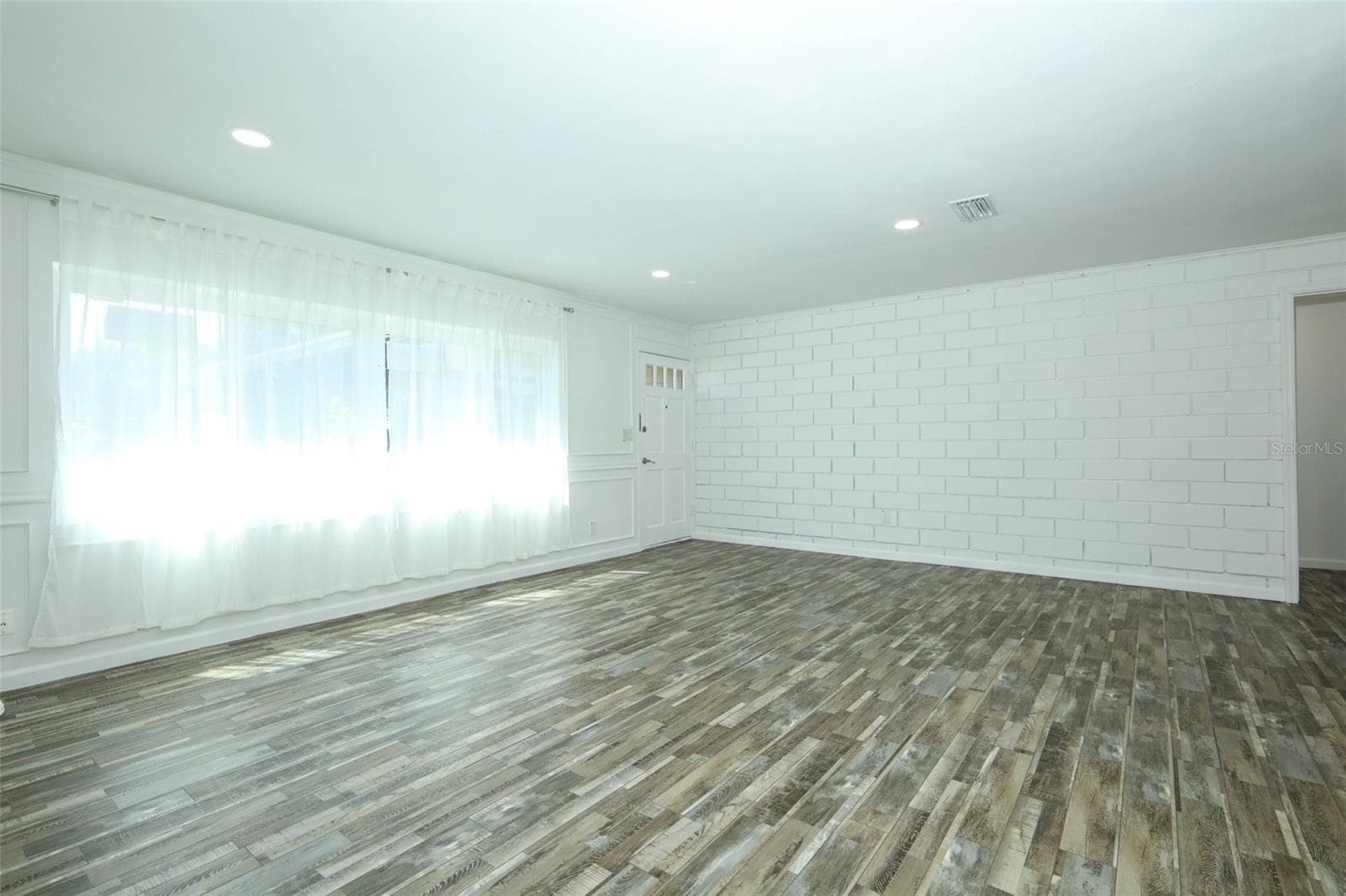 Single Family Residence at 60 PARK LN, DEBARY, photo 15 of 59